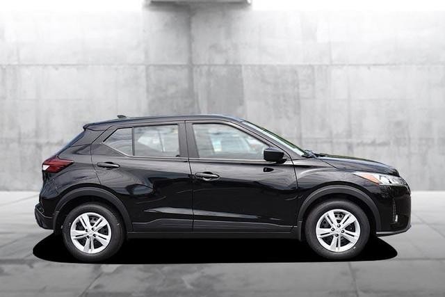 Nissan Kicks Play Vehicle Image 05