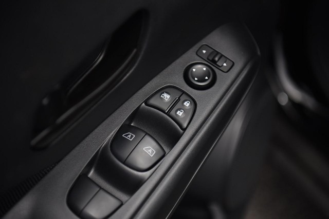 Nissan Kicks Play Vehicle Image 09