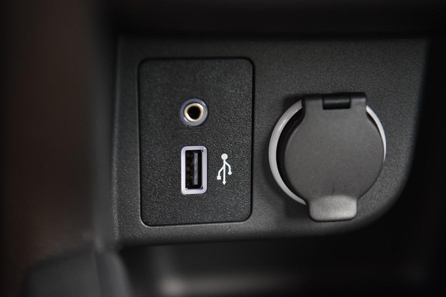 Nissan Kicks Play Vehicle Image 14
