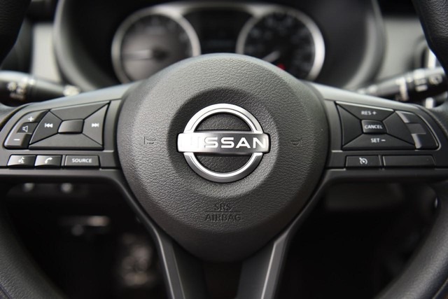 Nissan Kicks Play Vehicle Image 17