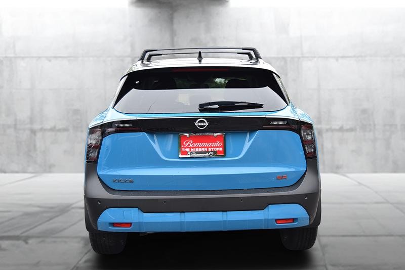Nissan Kicks Vehicle Image 06