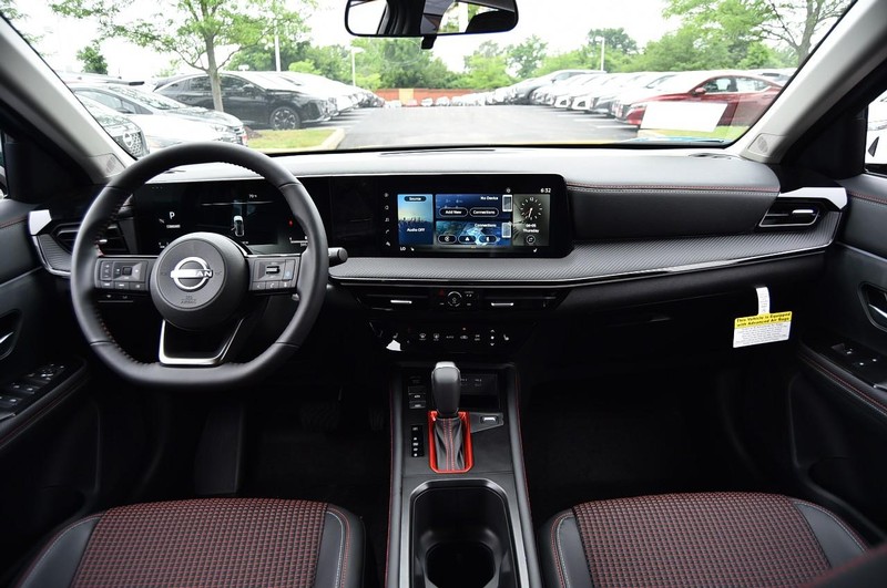 Nissan Kicks Vehicle Image 08