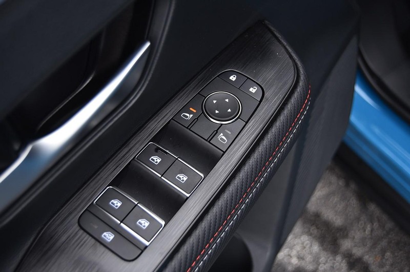 Nissan Kicks Vehicle Image 09