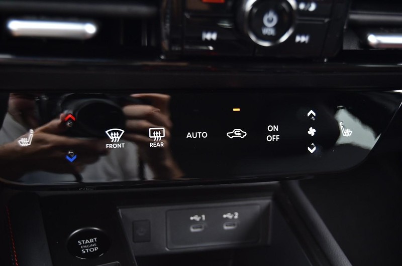 Nissan Kicks Vehicle Image 18
