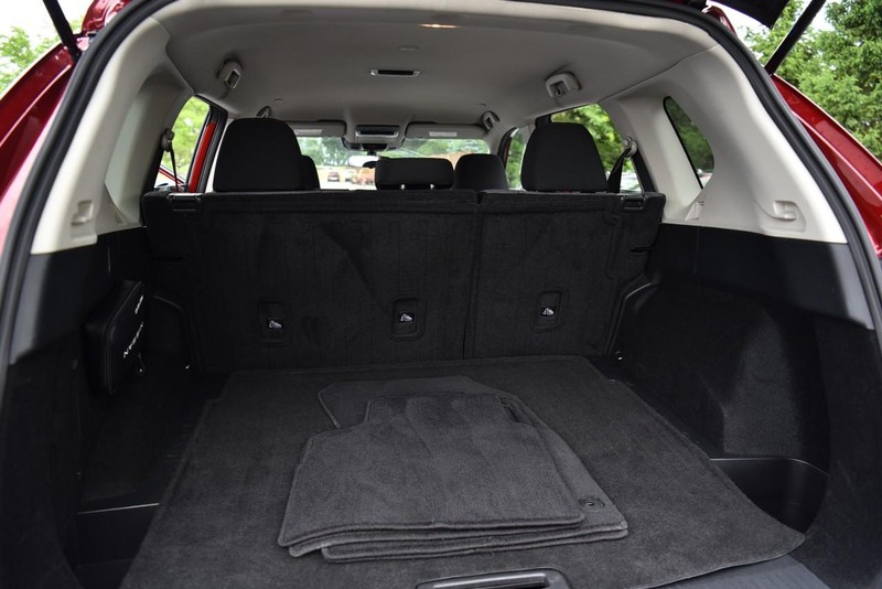 Nissan Rogue Vehicle Image 24
