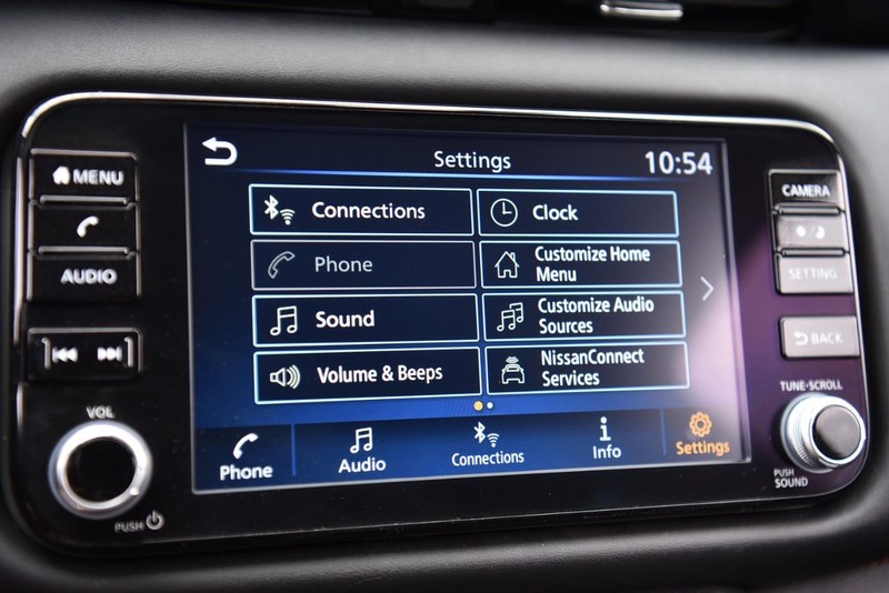 Nissan Kicks Vehicle Image 14