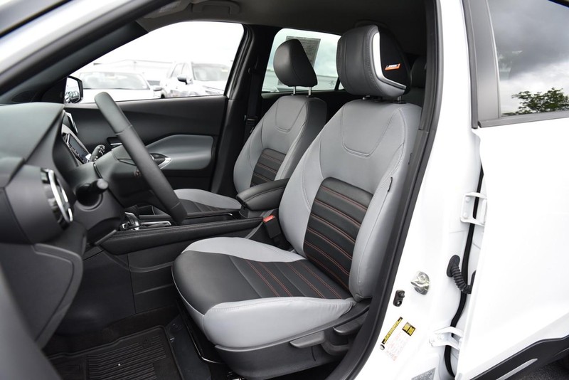 Nissan Kicks Vehicle Image 19