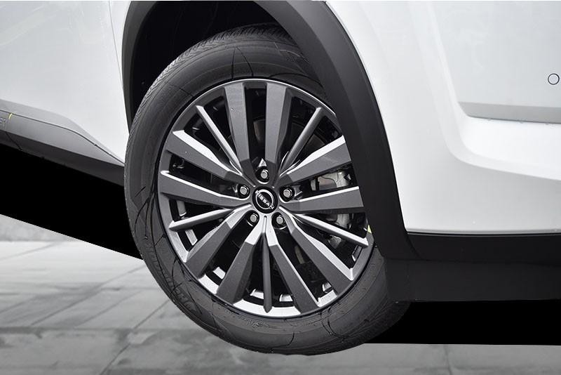 Nissan Pathfinder Vehicle Image 03