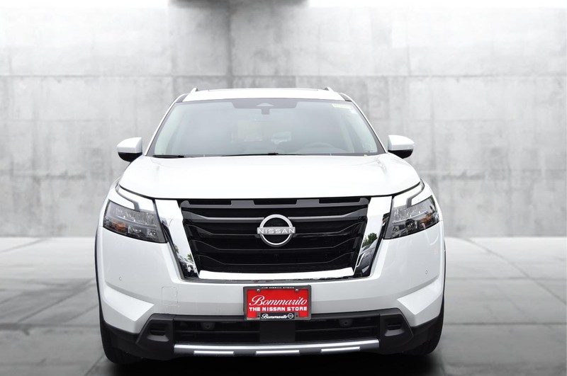 Nissan Pathfinder Vehicle Image 04