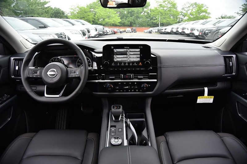 Nissan Pathfinder Vehicle Image 08