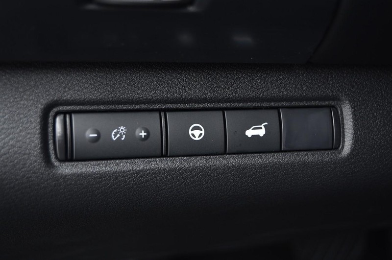 Nissan Pathfinder Vehicle Image 11