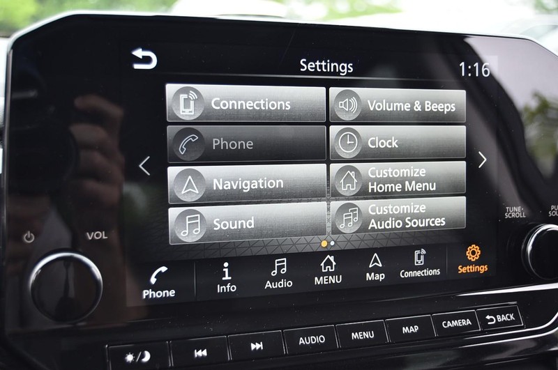 Nissan Pathfinder Vehicle Image 14