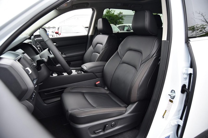 Nissan Pathfinder Vehicle Image 22