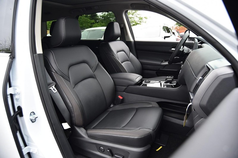 Nissan Pathfinder Vehicle Image 23