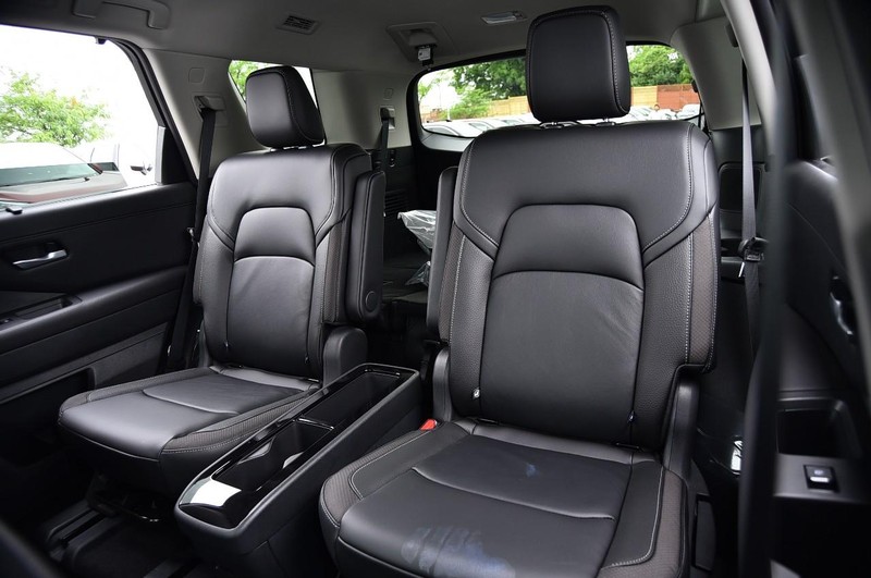 Nissan Pathfinder Vehicle Image 25