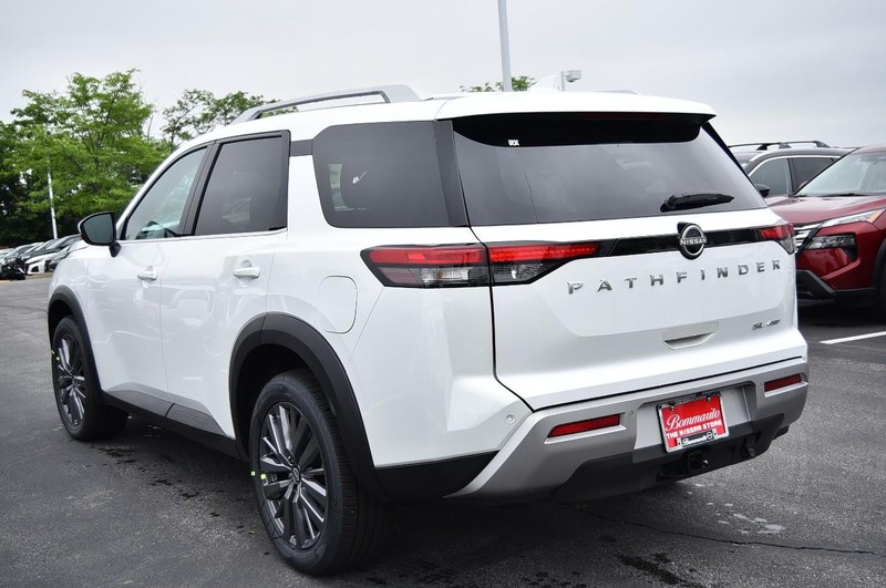 Nissan Pathfinder Vehicle Image 07