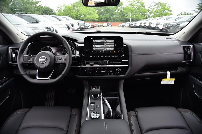 Nissan Pathfinder Vehicle Image 08
