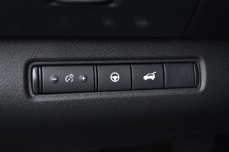 Nissan Pathfinder Vehicle Image 11