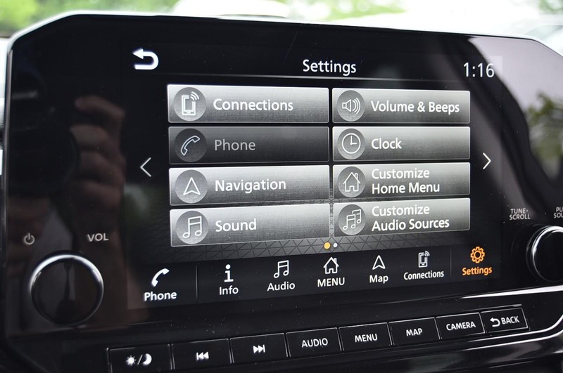 Nissan Pathfinder Vehicle Image 14