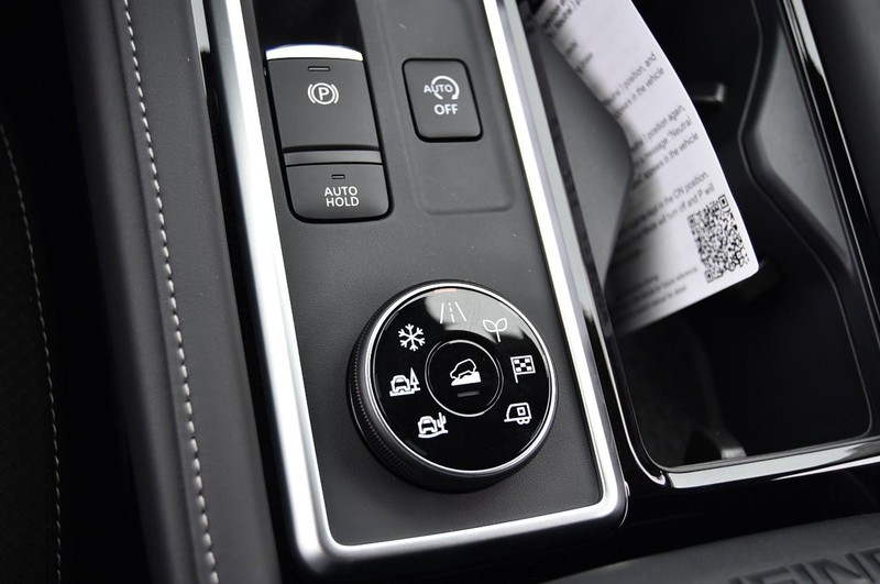 Nissan Pathfinder Vehicle Image 20