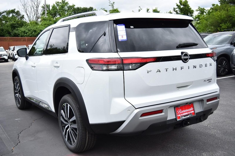 Nissan Pathfinder Vehicle Image 07