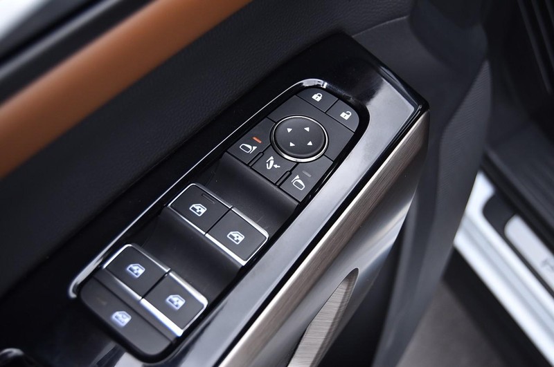 Nissan Pathfinder Vehicle Image 09