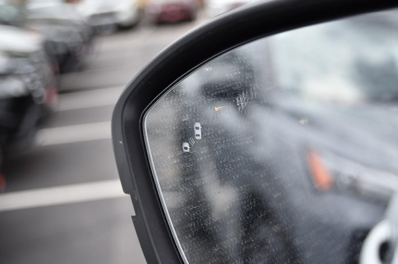 Nissan Pathfinder Vehicle Image 11