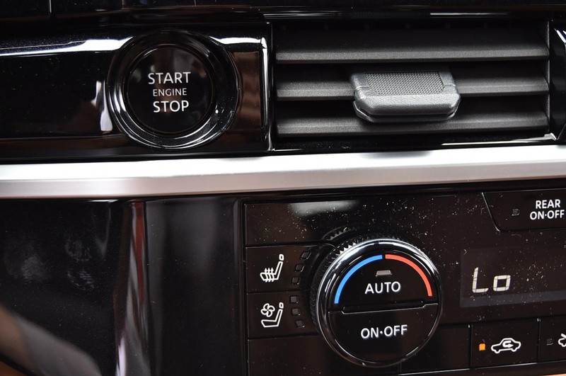 Nissan Pathfinder Vehicle Image 18