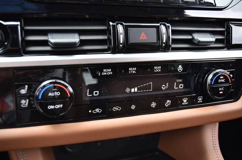 Nissan Pathfinder Vehicle Image 19