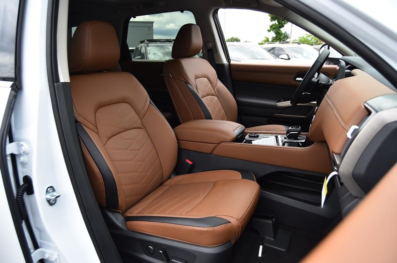Nissan Pathfinder Vehicle Image 24