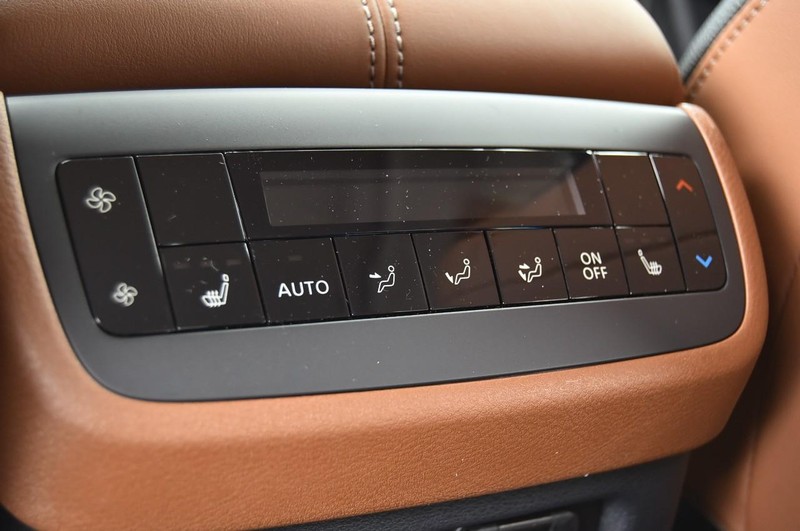 Nissan Pathfinder Vehicle Image 27