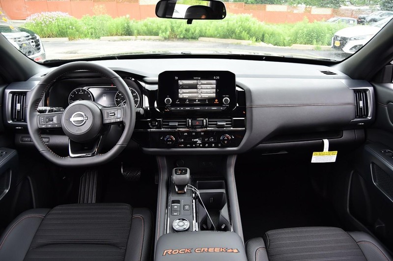 Nissan Pathfinder Vehicle Image 08