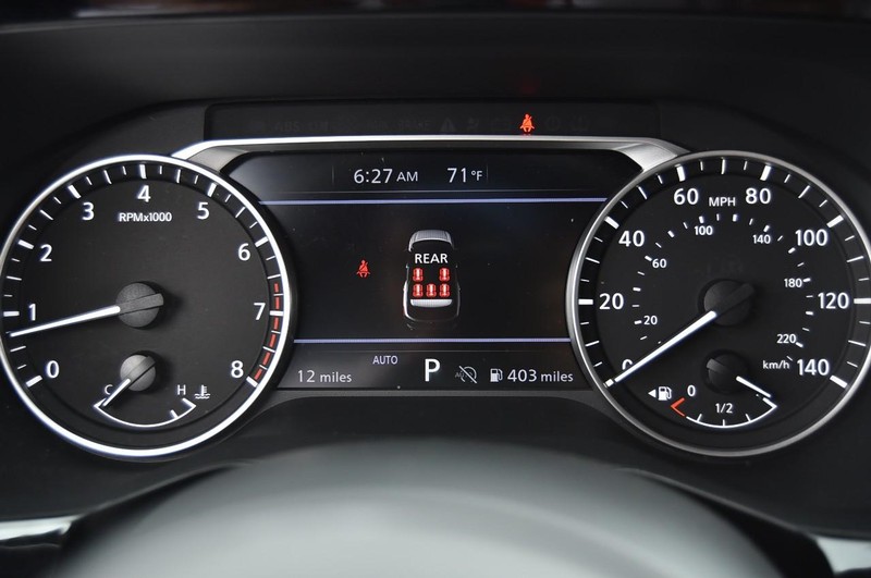 Nissan Pathfinder Vehicle Image 12