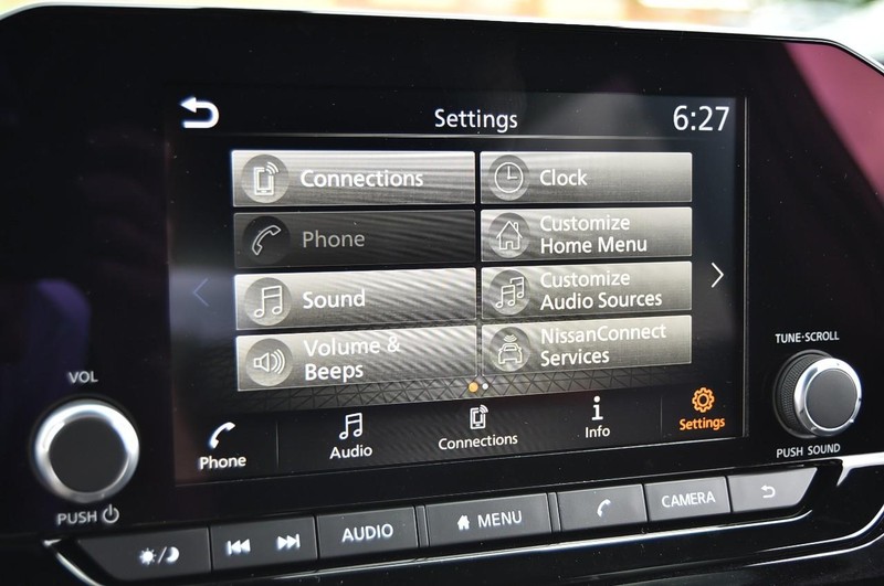 Nissan Pathfinder Vehicle Image 14