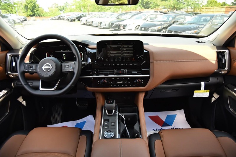 Nissan Pathfinder Vehicle Image 08