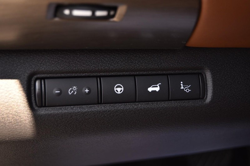 Nissan Pathfinder Vehicle Image 12