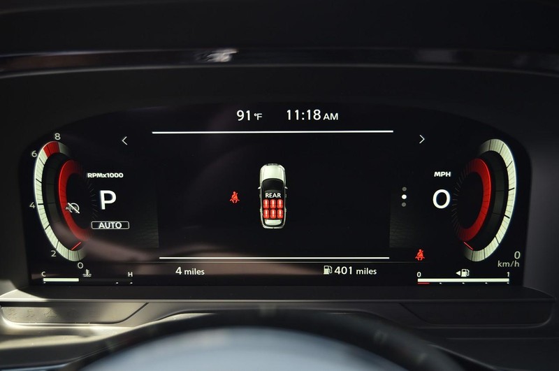 Nissan Pathfinder Vehicle Image 13