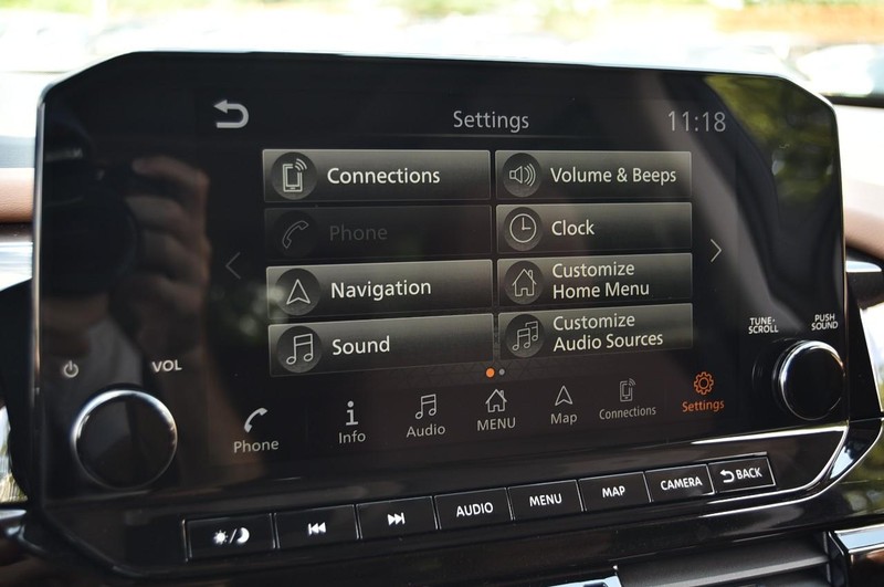 Nissan Pathfinder Vehicle Image 15