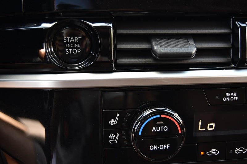 Nissan Pathfinder Vehicle Image 19