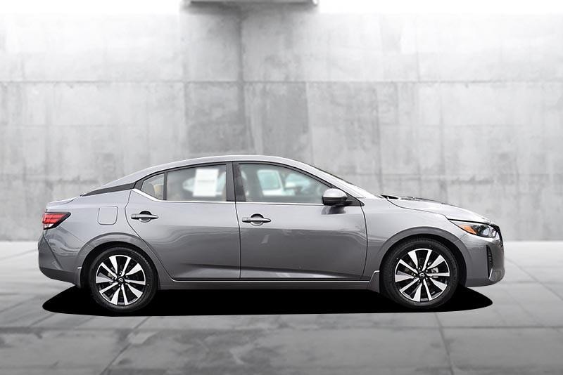 Nissan Sentra Vehicle Image 05