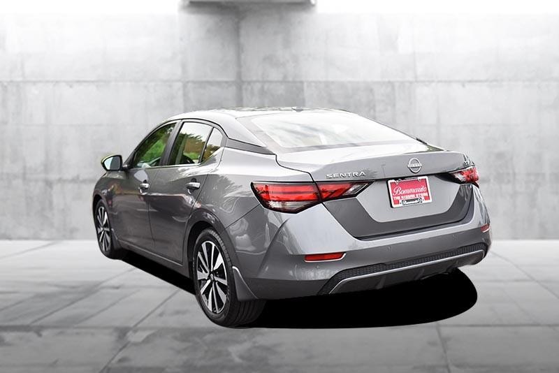 Nissan Sentra Vehicle Image 07