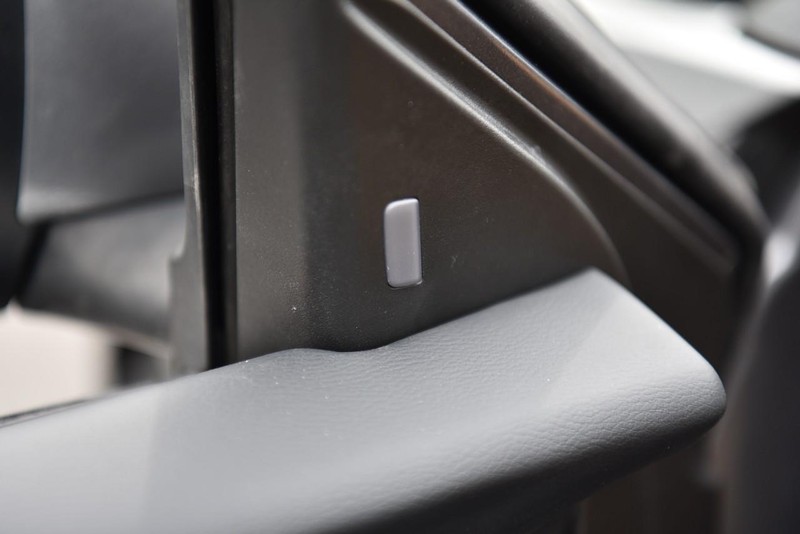 Nissan Sentra Vehicle Image 11