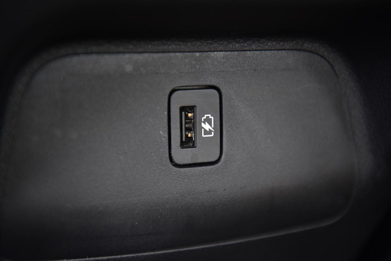 Nissan Sentra Vehicle Image 25