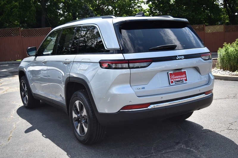 Jeep Grand Cherokee 4xe Vehicle Image 07
