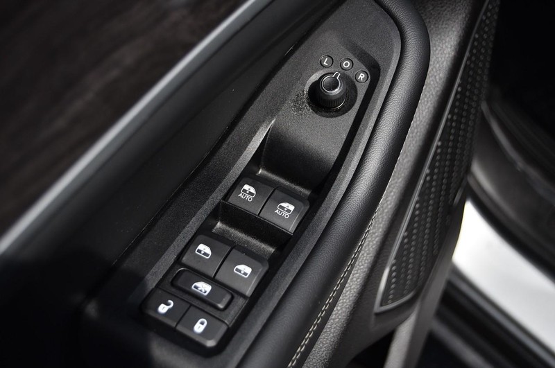 Jeep Grand Cherokee 4xe Vehicle Image 09
