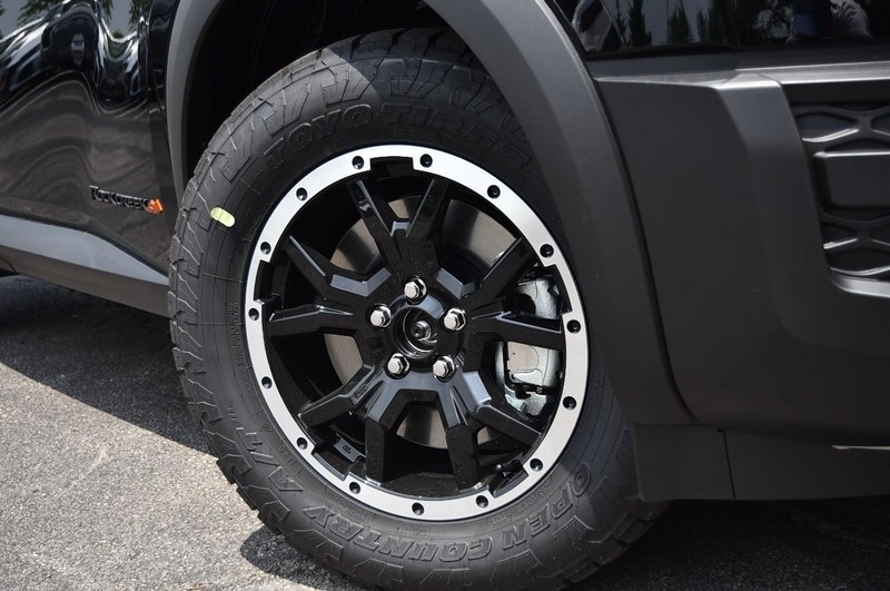 Nissan Pathfinder Vehicle Image 03