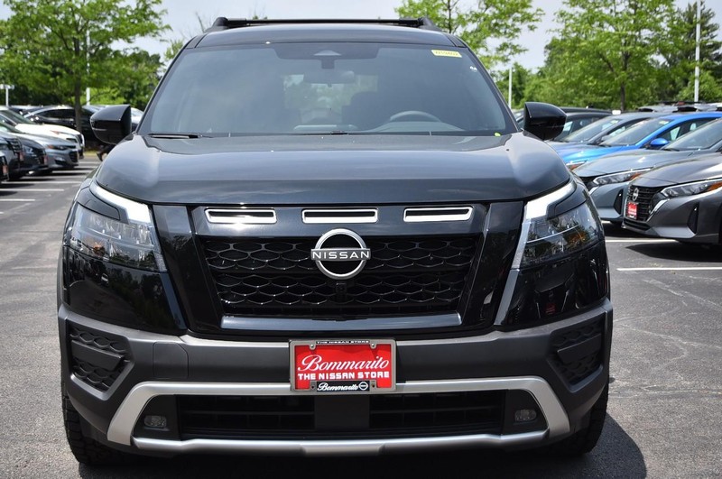 Nissan Pathfinder Vehicle Image 04