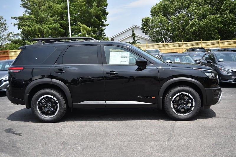 Nissan Pathfinder Vehicle Image 05