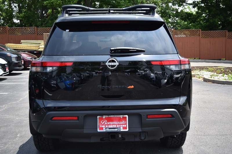 Nissan Pathfinder Vehicle Image 06