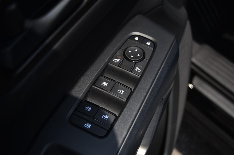 Nissan Pathfinder Vehicle Image 09